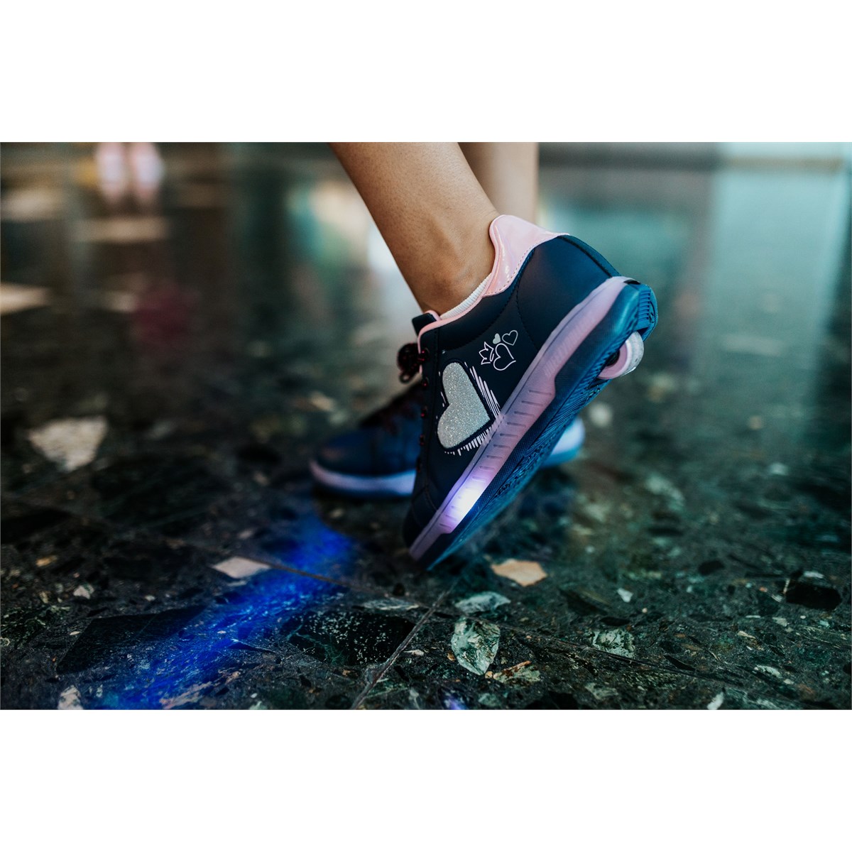 2195690 Breezy Rollers Blast Purple Lifestyle 03